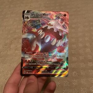 Heatran VMAX Pokémon card